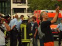 2 Denkmalkletterer hielten Feuerwehr und Polizei in Trapp Koeln Heumarkt P186